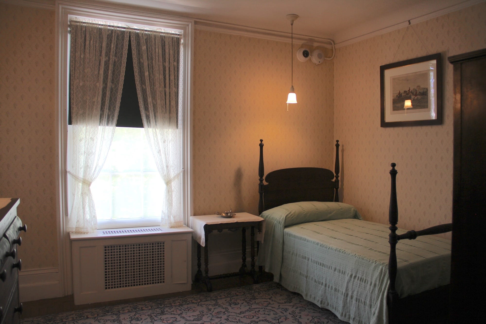 A guest room at Springwood.