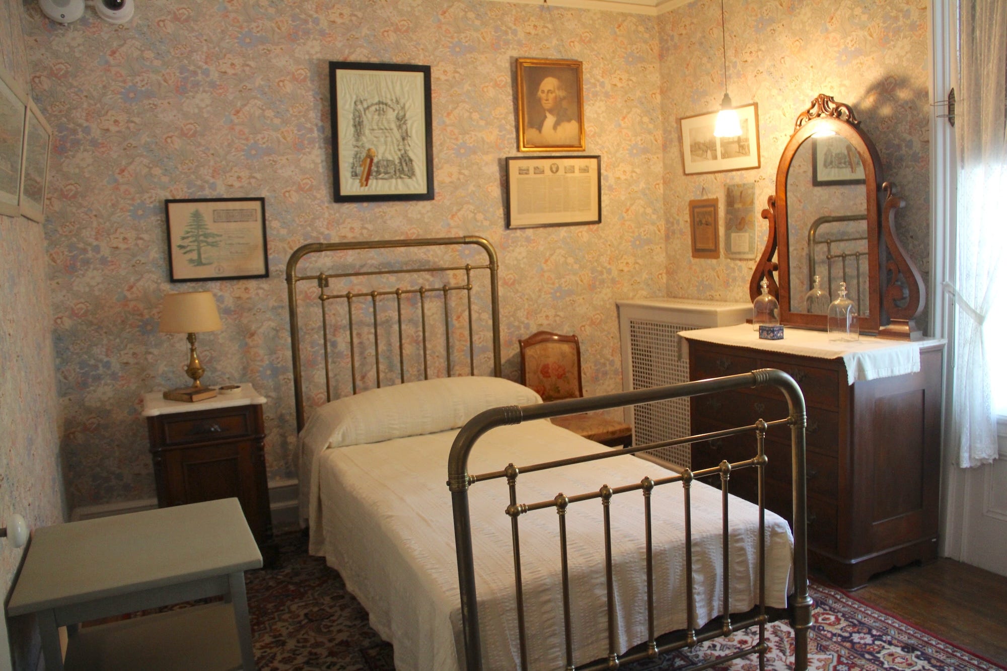 FDR's childhood bedroom.
