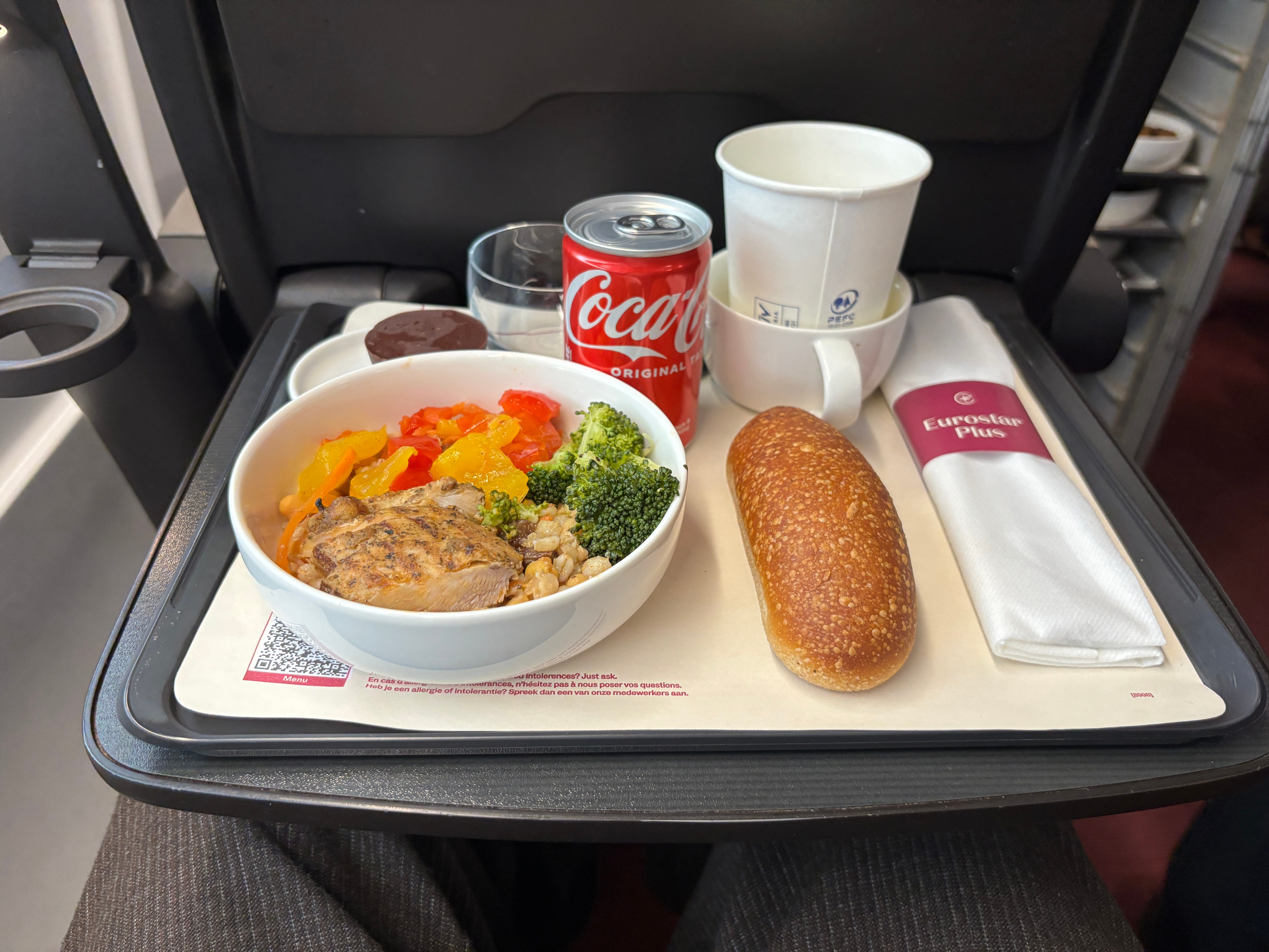 A meal served in the Eurostar Plus cabin
