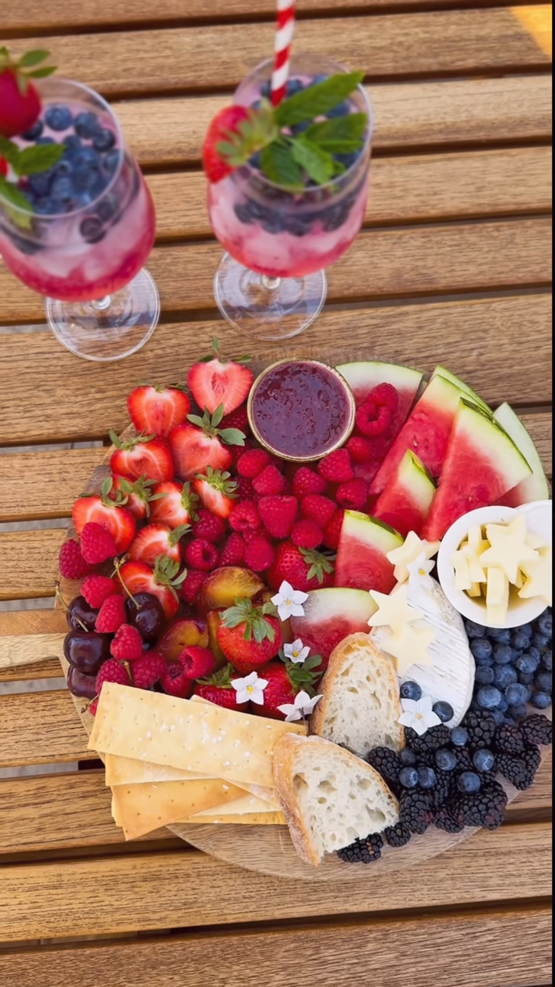 Meghan Markle berry board.