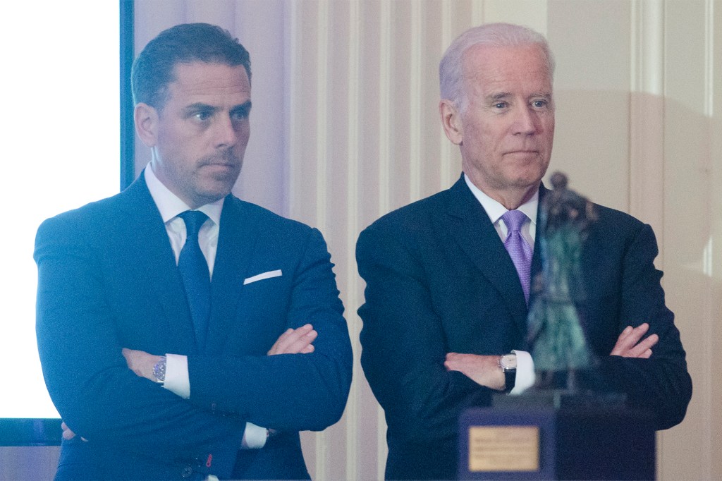 Hunter Biden and Joe Biden at an awards ceremony.