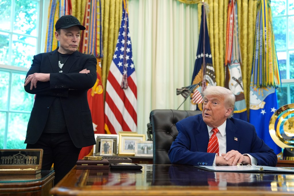 Donald Trump and Elon Musk in the Oval Office.