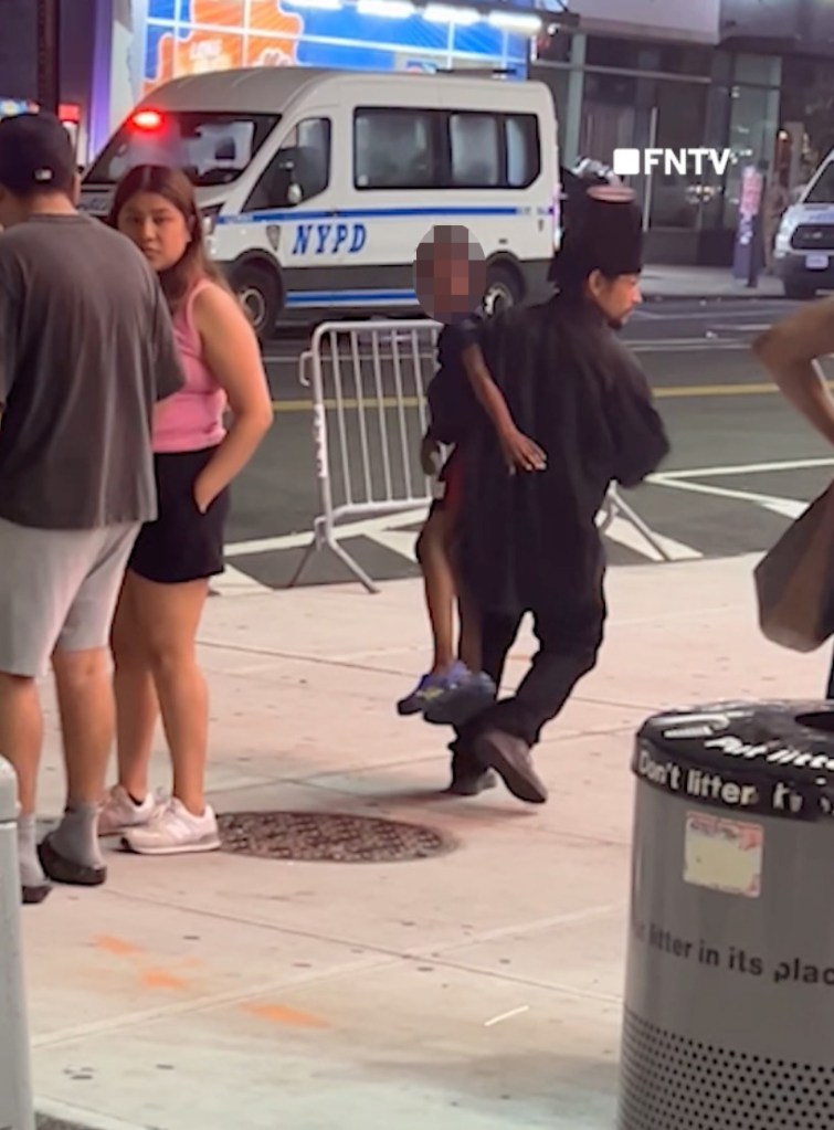 A brazen would-be kidnapper snatched a 6-year-old boy from a busy Coney Island sidewalk Sunday night – and only gave up when the screaming child’s parents were hot on his tail, according to cops and wild video. 
