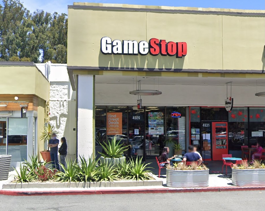 GameStop storefront.