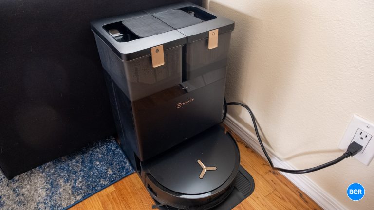 Ecovacs Deebot X8 Pro Omni dock