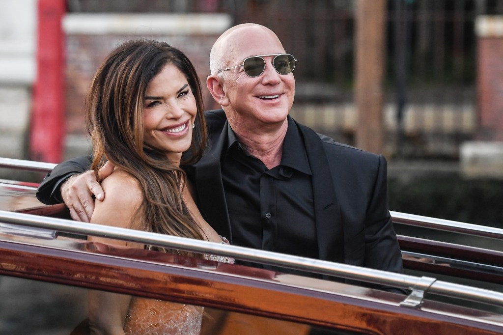 Lauren Sánchez and Jeff Bezos in venice June 28. 