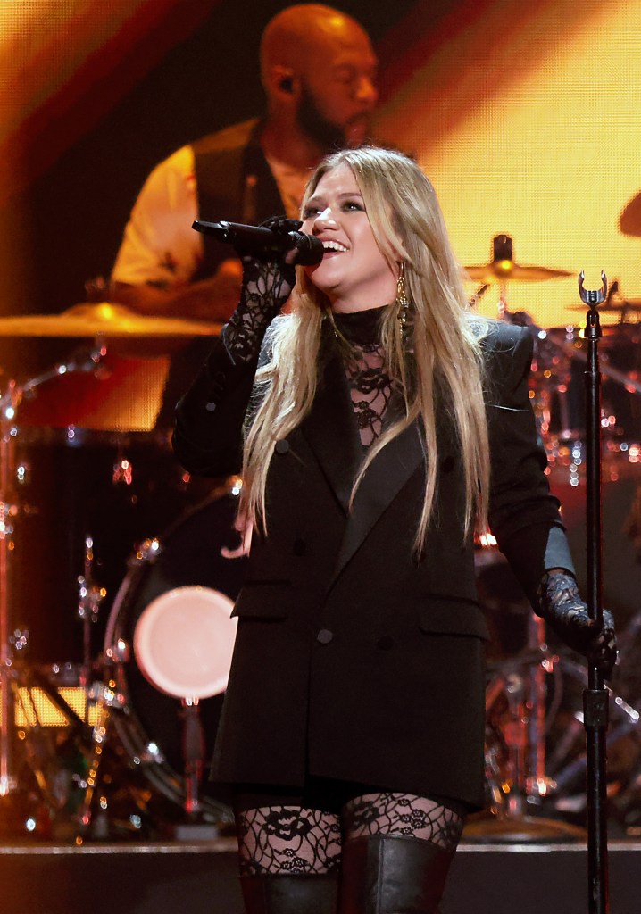 Kelly Clarkson performs onstage during the 2023 iHeartRadio Music Festival at T-Mobile Arena on September 23, 2023 in Las Vegas, Nevada. 