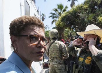 Bass: I Have to Keep Residents ‘Safe’ from Border Patrol