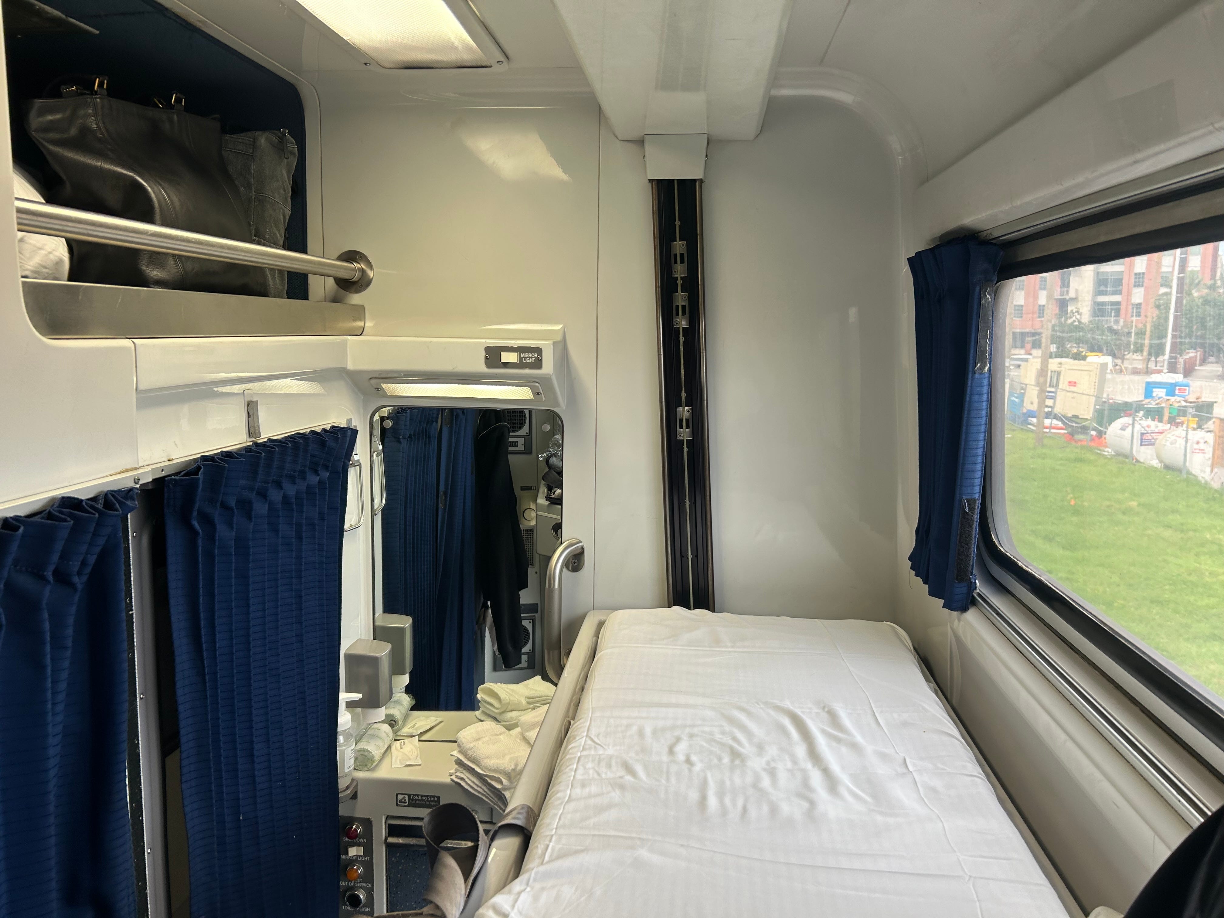 upper berth amtrak roomette