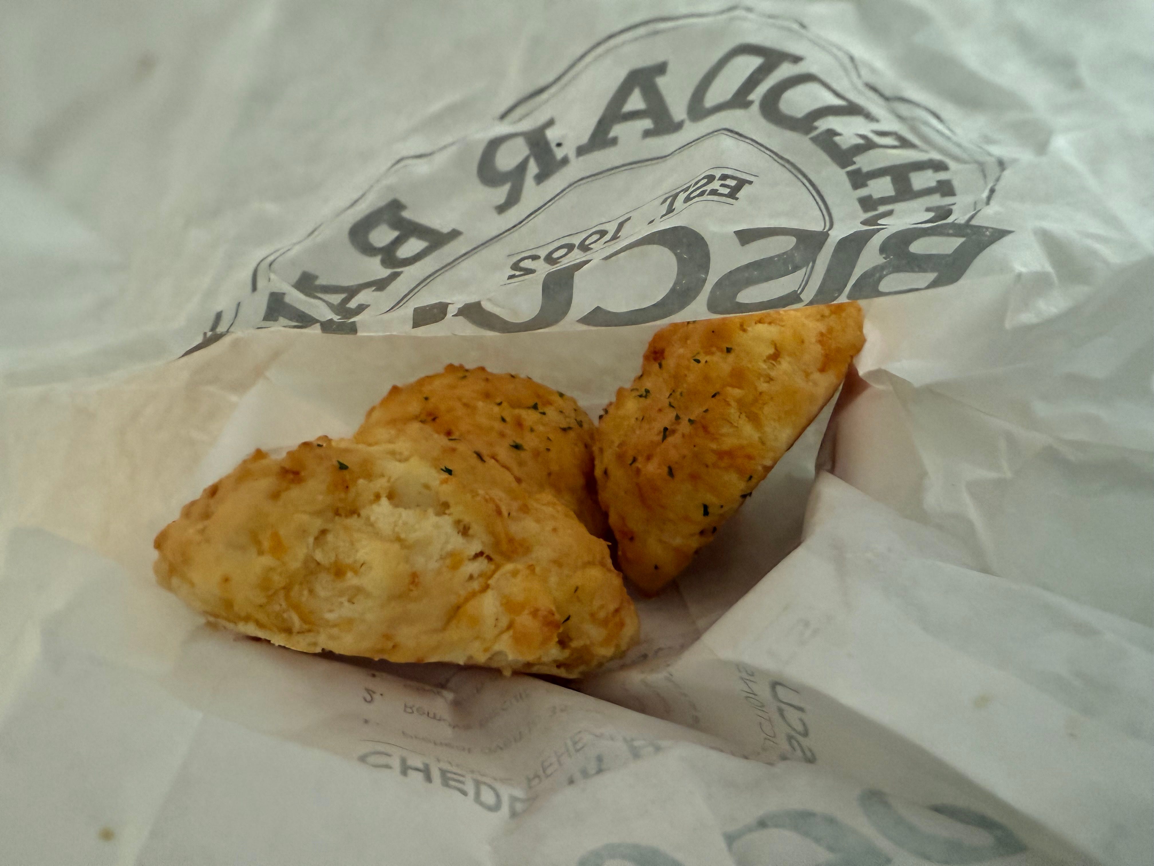 Cheddar Bay biscuits