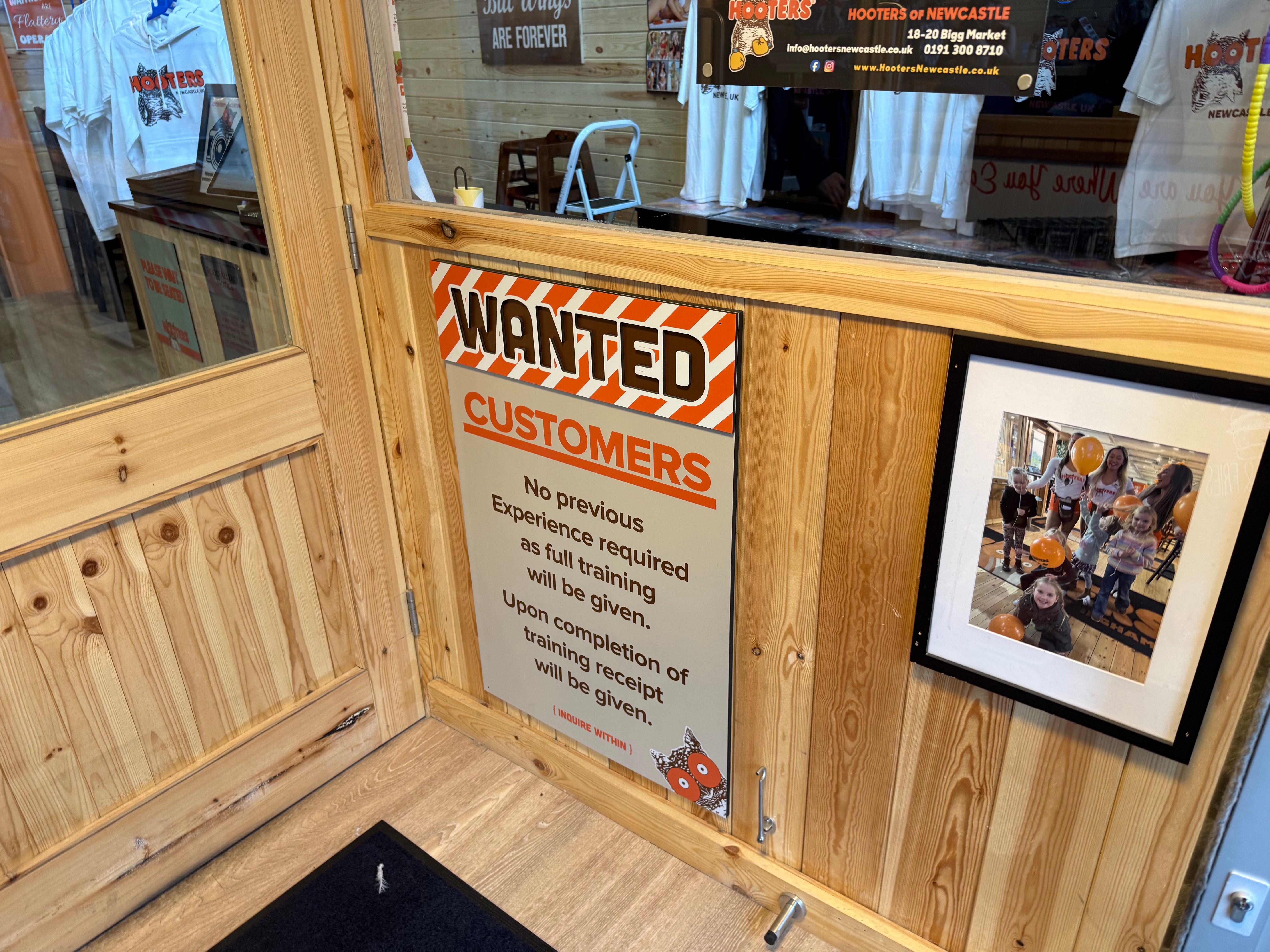 Hooters interior sign