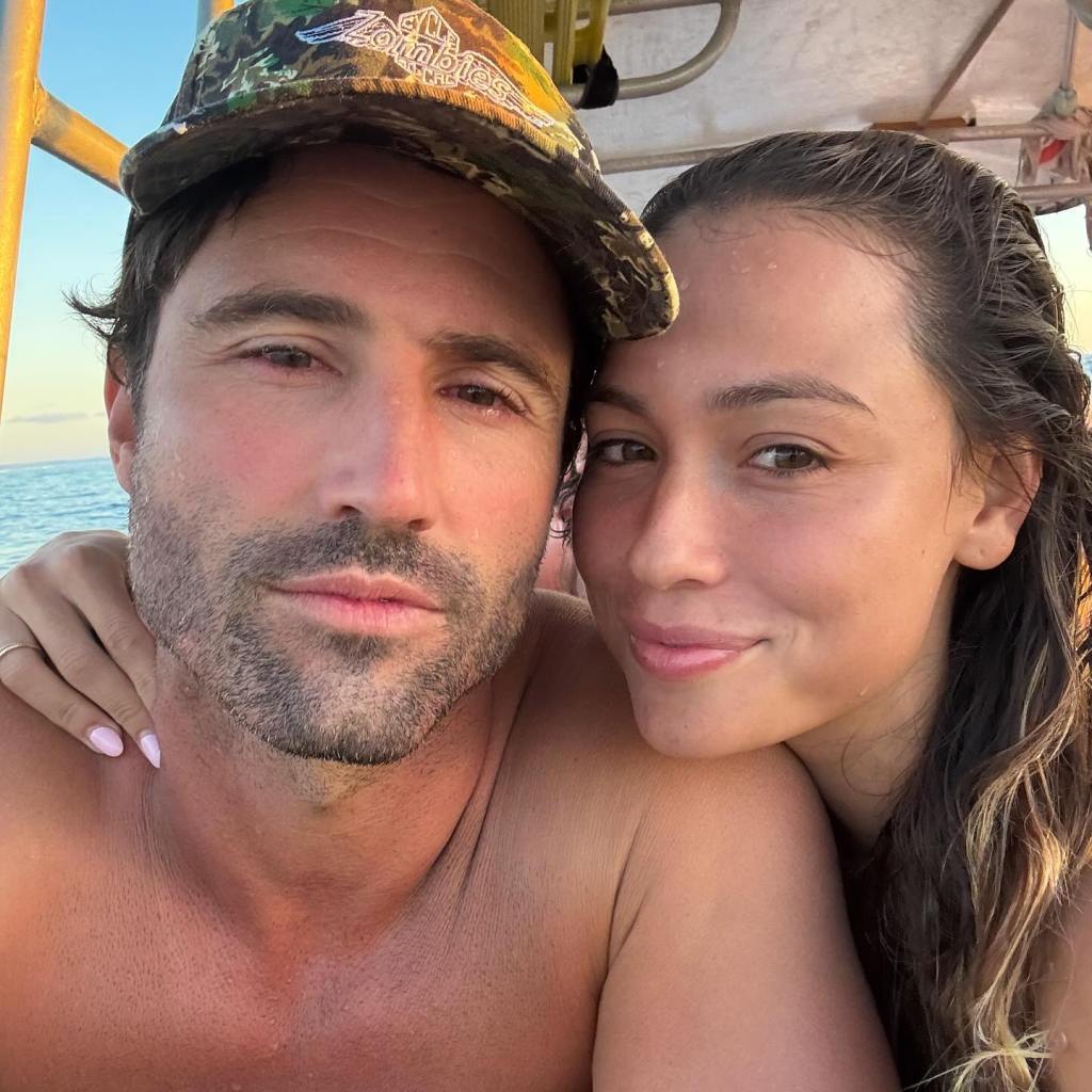 Brody Jenner posing with Tia Blanco.