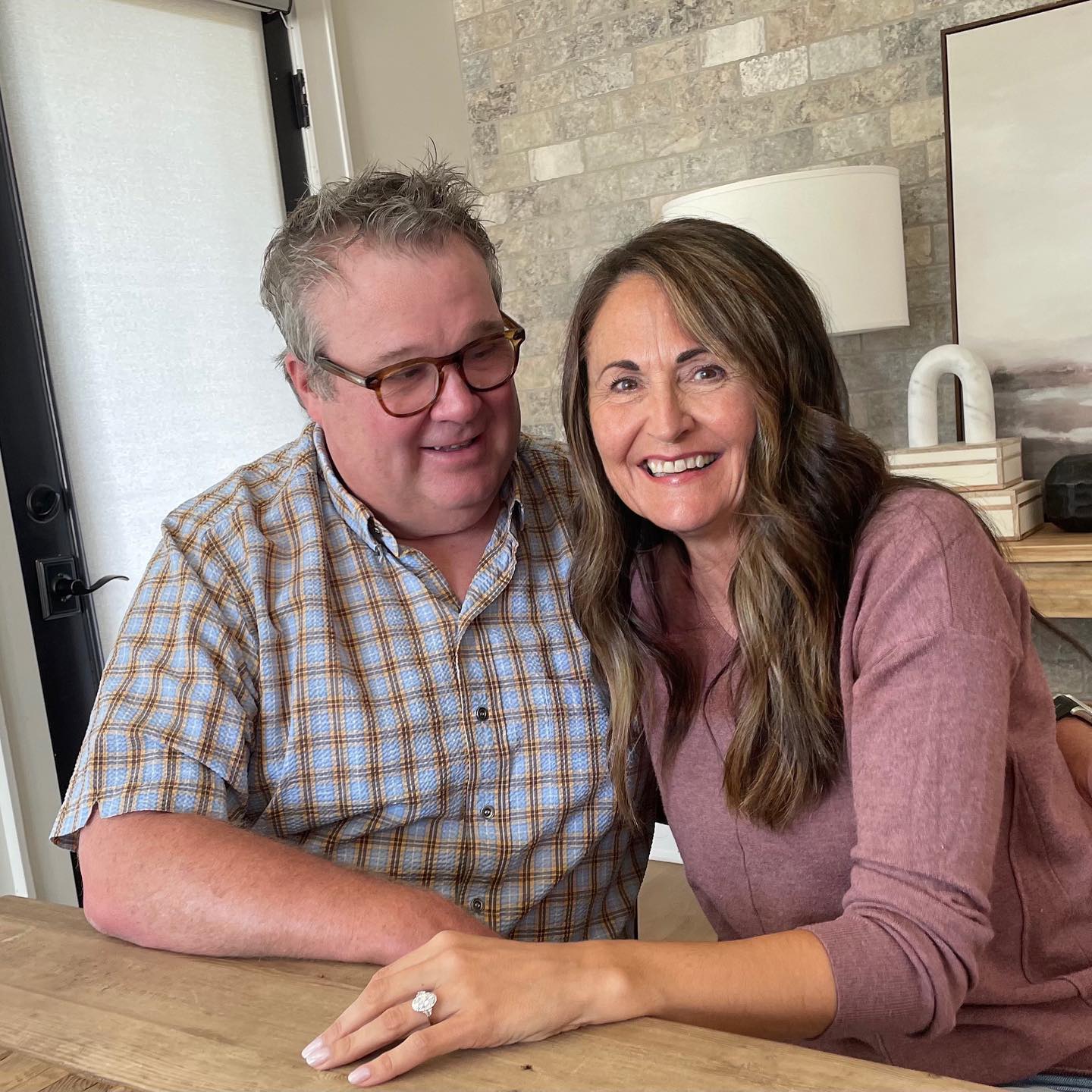 Lindsay Schweitzer and Eric Stonestreet.