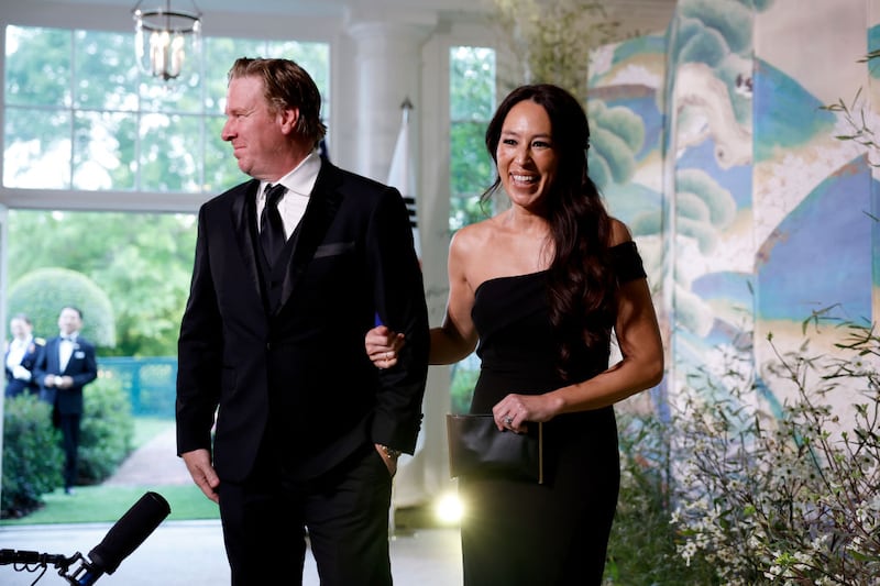 WASHINGTON, DC - APRIL 26: Television personalities Chip Gaines and Joanna Gaines arrive for the White House state dinner for South Korean President Yoon Suk-yeol at the White House on April 26, 2023 in Washington, DC. President Joe Biden and first lady Jill Biden are hosting South Korean President Yoon Suk-yeol and South Korean first lady Kim Keon-hee for a State Dinner. (Photo by Anna Moneymaker/Getty Images)