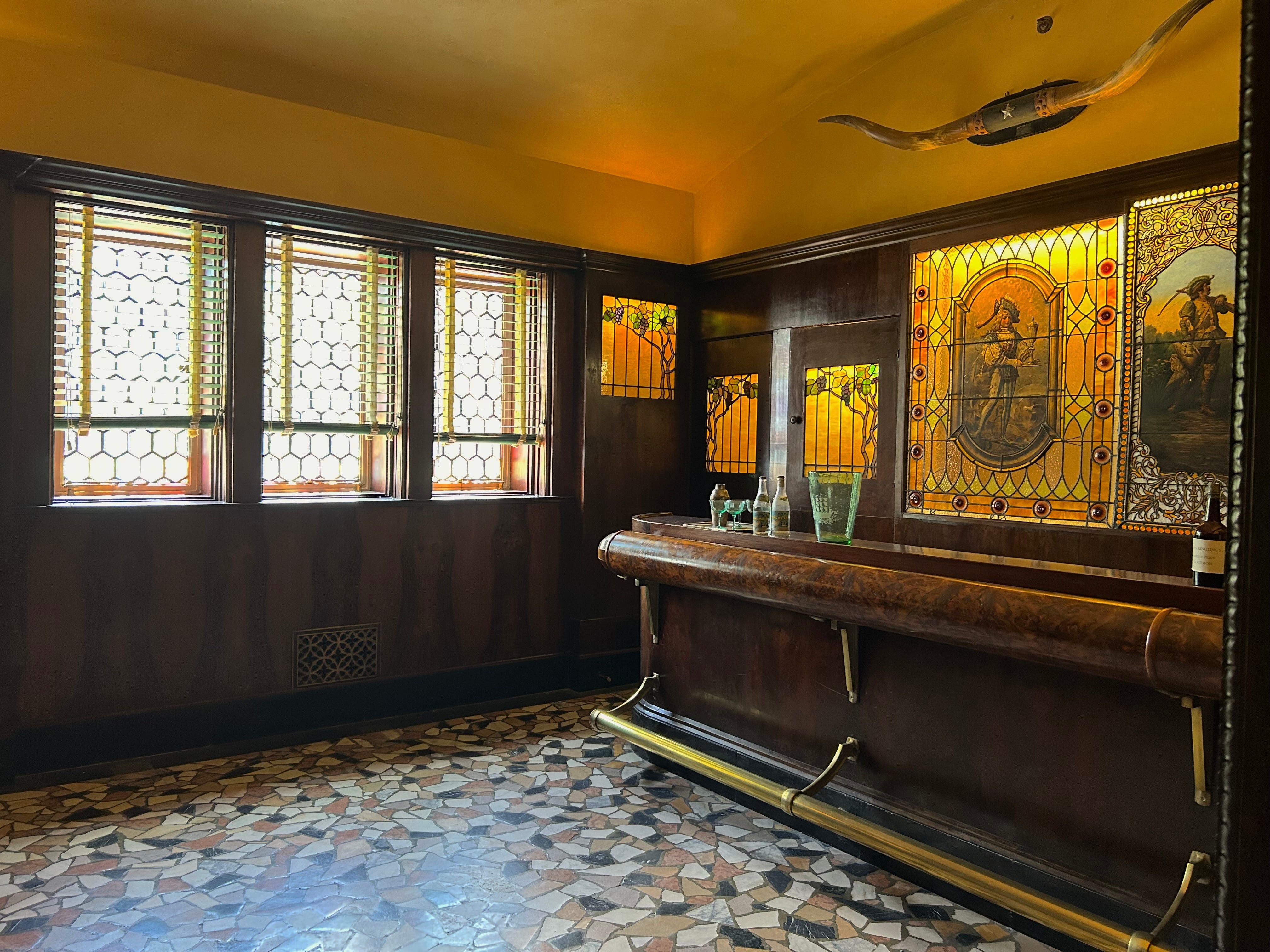 ca' d'zan tap room