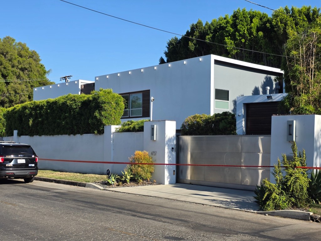 Crime scene at the home of Robin Kaye and Thomas Deluca.