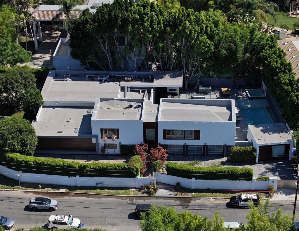 Aerial view of Robin Kaye's Encino home.