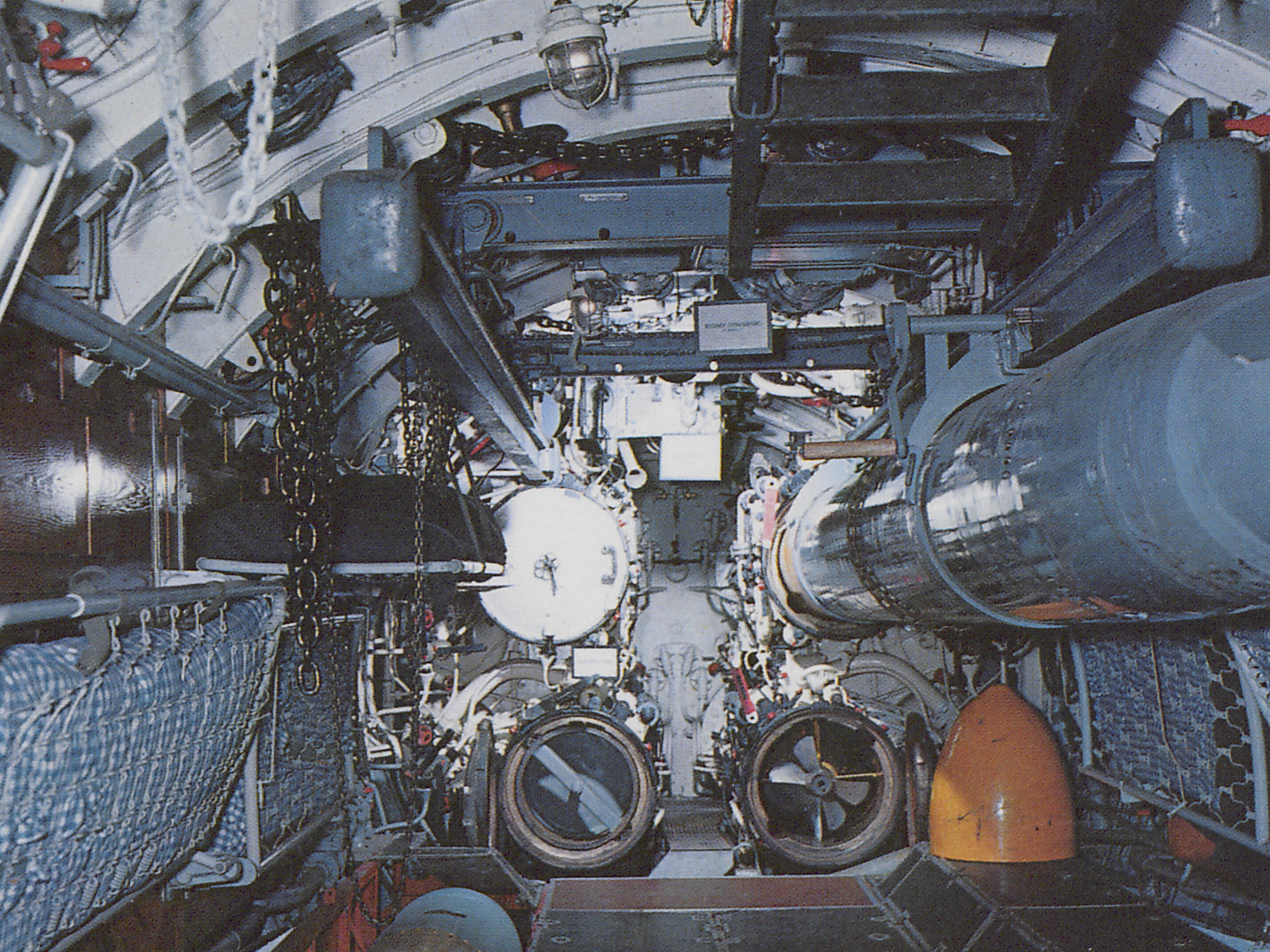 The forward torpedo room featured four torpedos.