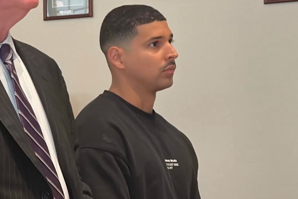 NYPD officer Yeison Rodriguez-Acosta in court.
