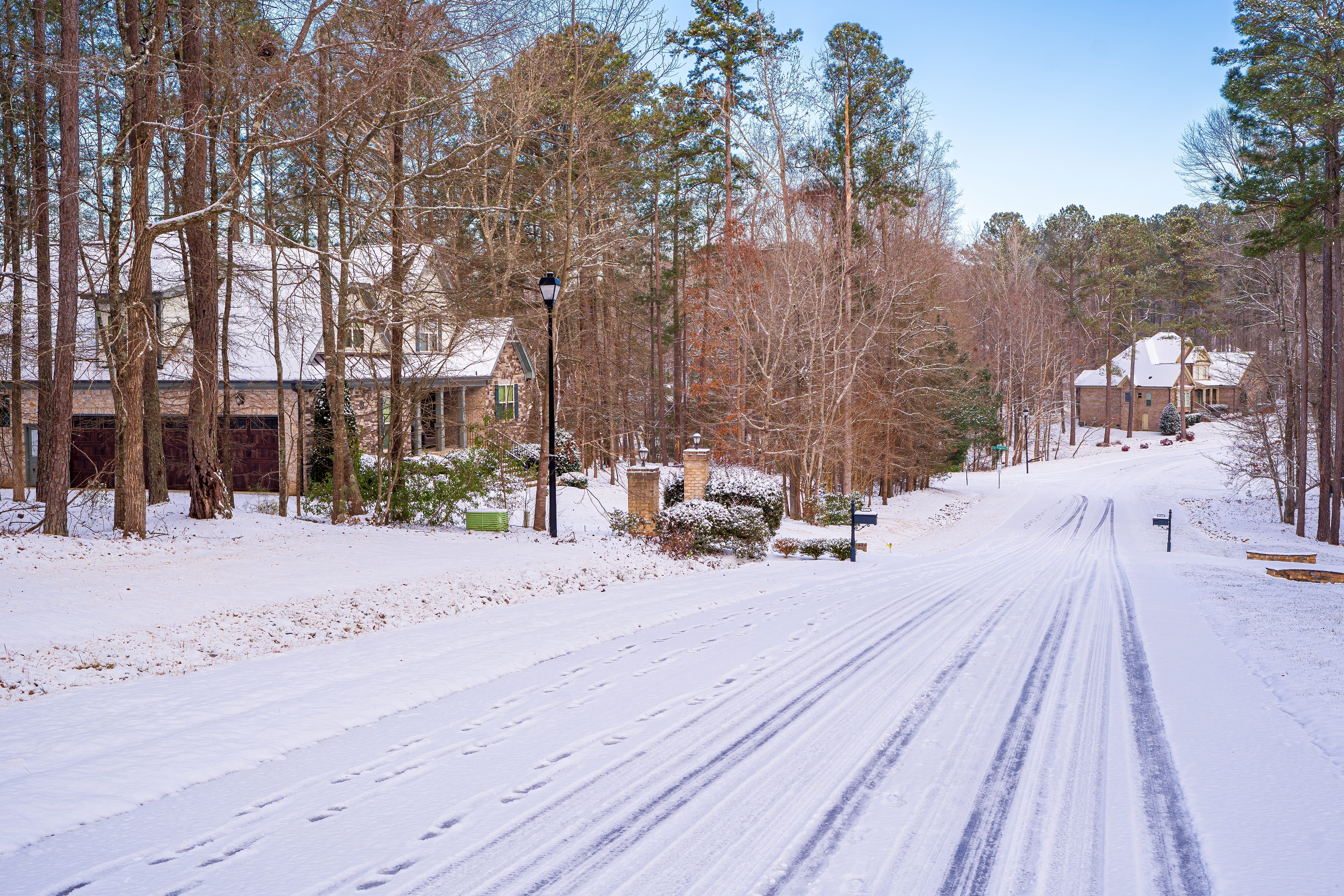 A snowy street in Raleigh, North Carolina.