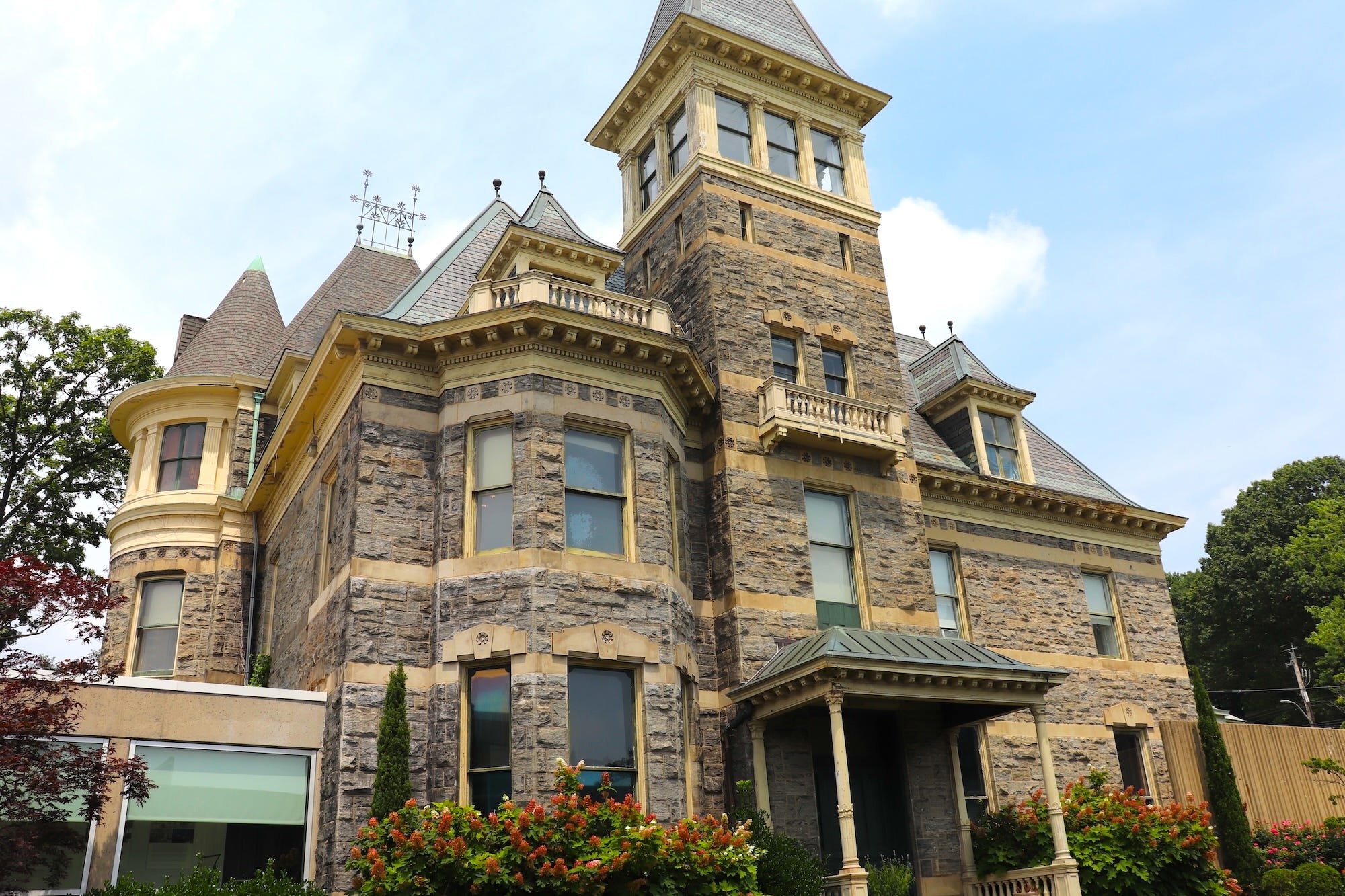 Glenview, a Gilded Age mansion.