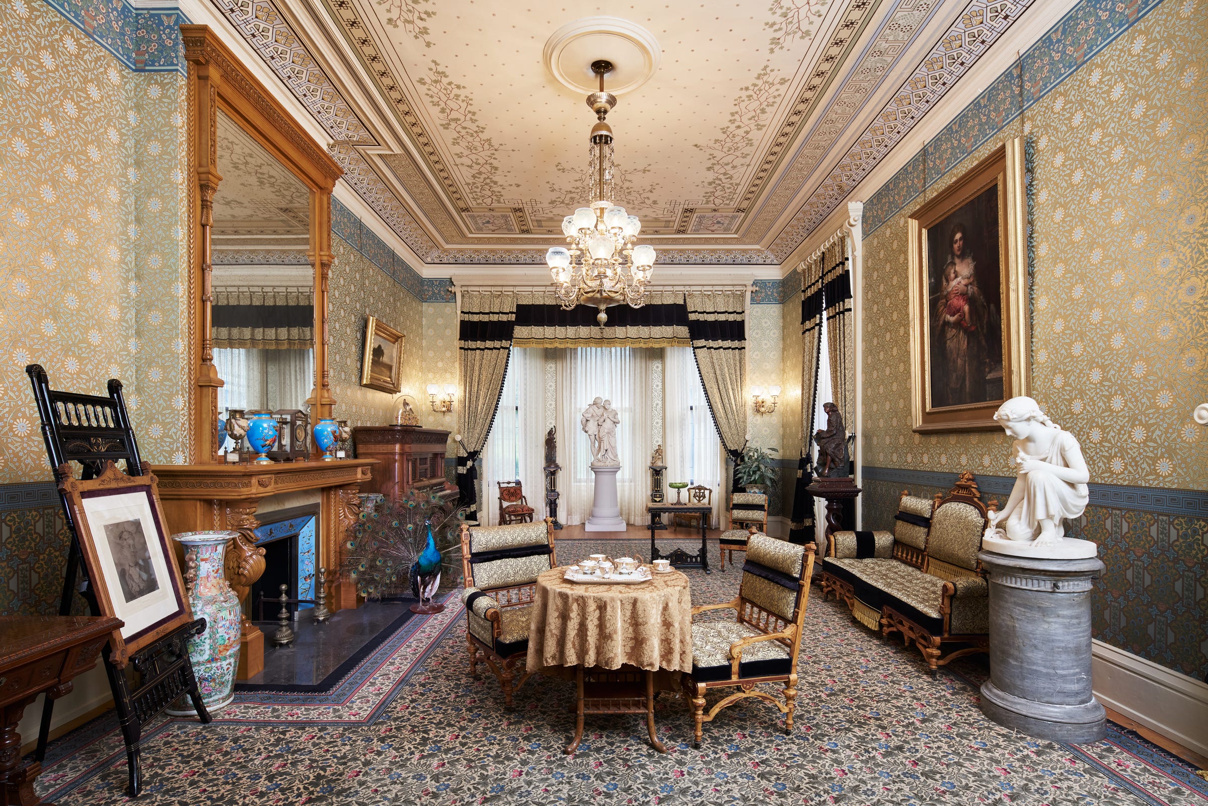 The Parlor at Glenview.