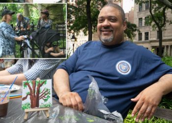 ‘Sketchy’ DA: Bragg paints tree, as junkies get free needles and nod off in NYC’s famed Washington Square Park
