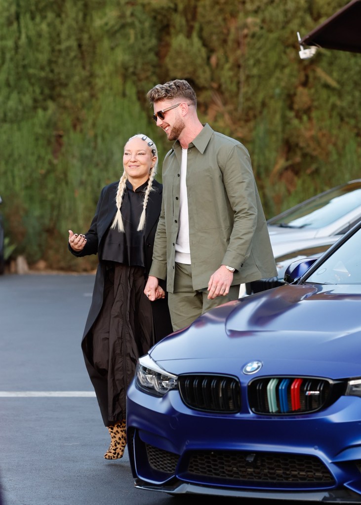 Sia and Harry Jowsey are seen leaving 'Ca Del Sole' Restaurant on July 19, 2025 in Los Angeles, Calif