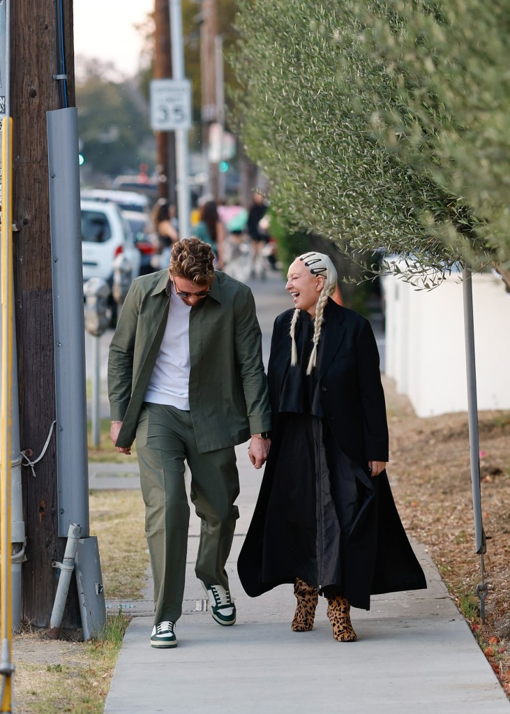 Sia and Harry Jowsey are seen leaving 'Ca Del Sole' Restaurant on July 19, 2025 in Los Angeles, Calif