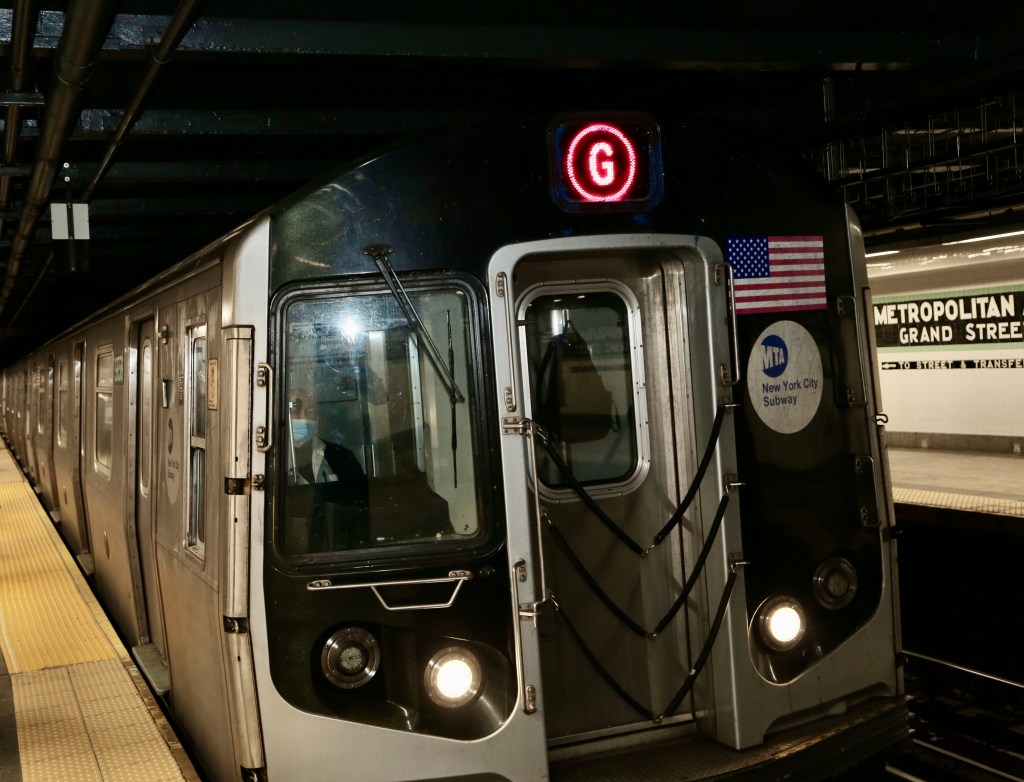 G train at Metropolitan Av station.