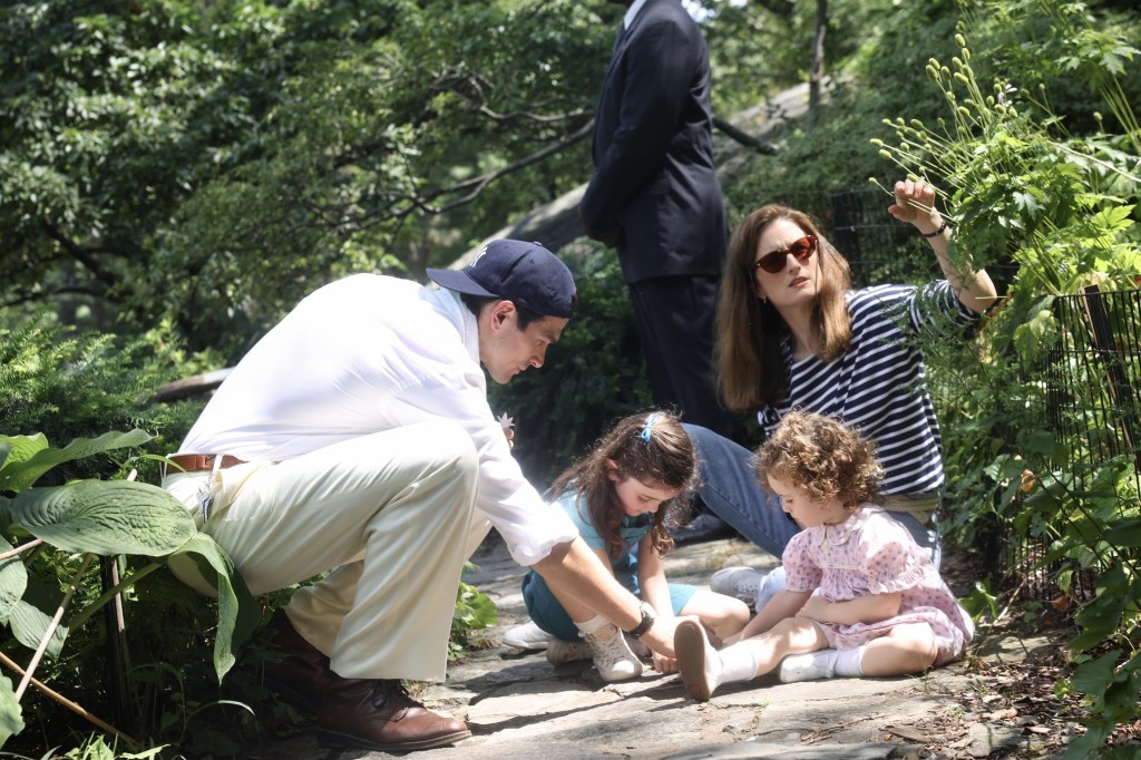 Grace Gummer on set