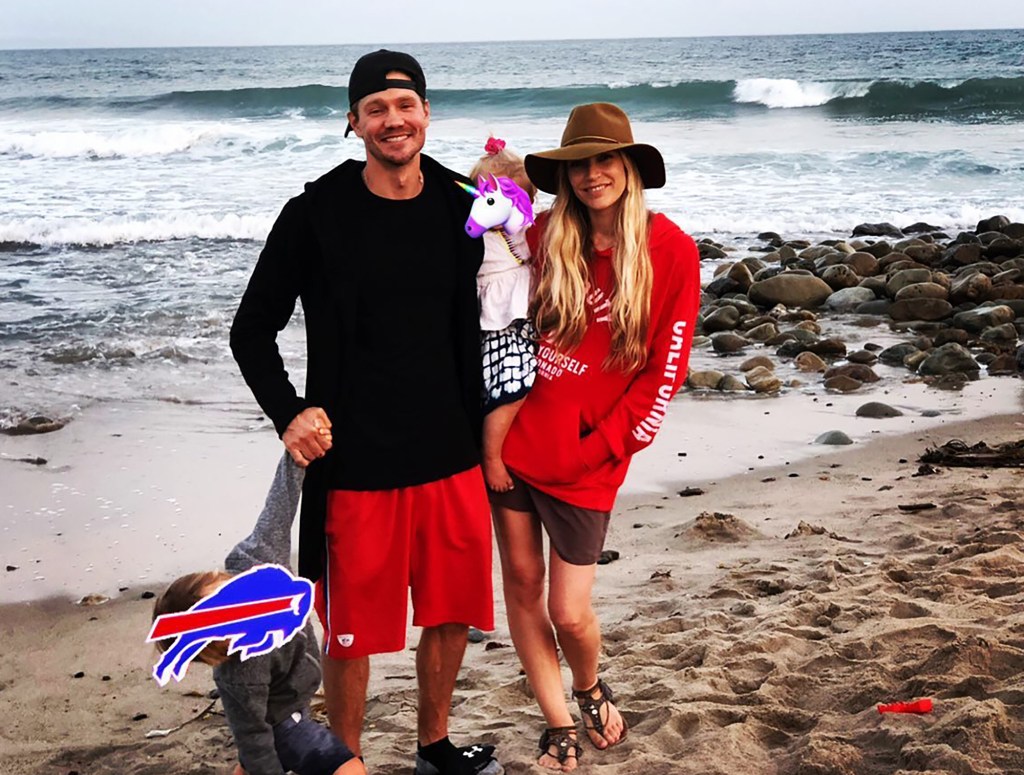 Chad Michael Murray and Sarah Roemer with kids via Instagram in May 2021
