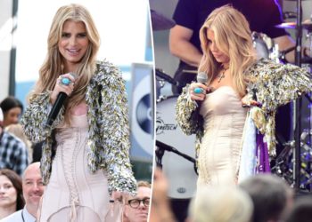 Jessica Simpson suffers wardrobe malfunction during performance on ‘Today’
