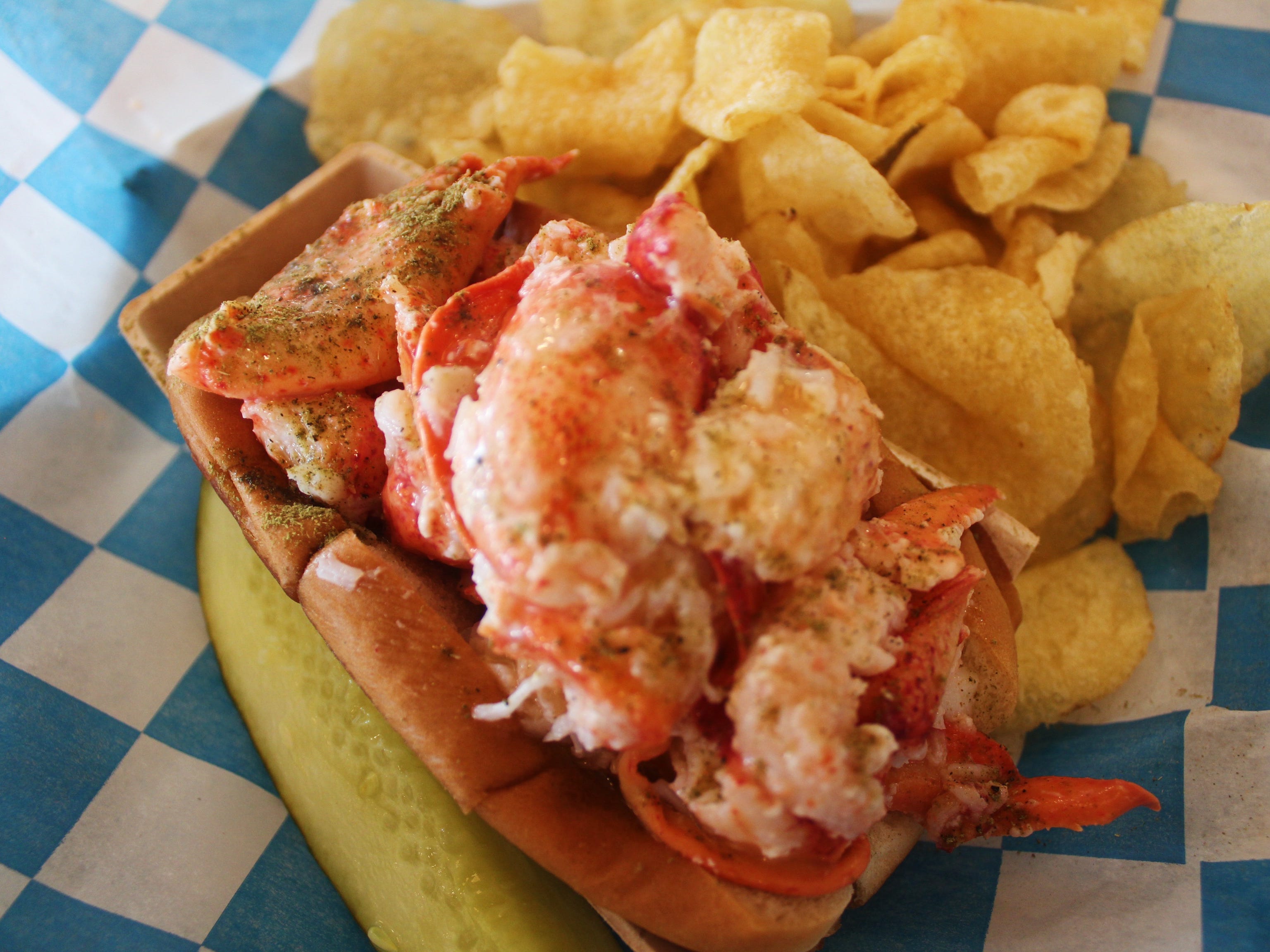 Luke's Lobster roll