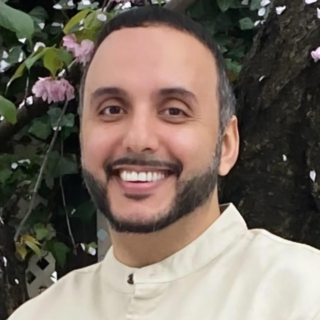 Headshot of Ahmed Elmaliki.