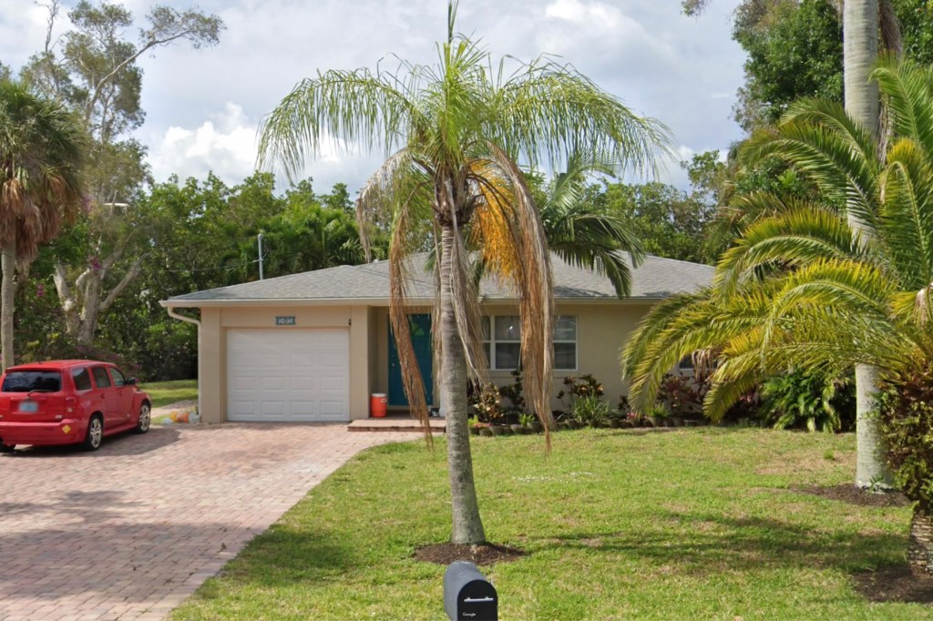 House at 505 58th Street, Holmes Beach, Florida.