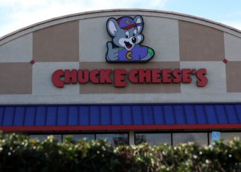 ‘Chuck E. Cheese’ handcuffed and arrested in Florida on charges of using a stolen credit card