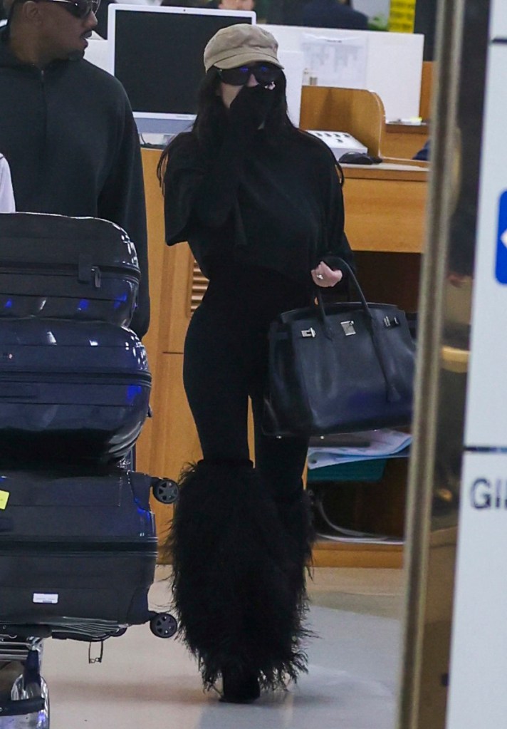 Bianca Censori at the Seoul airport