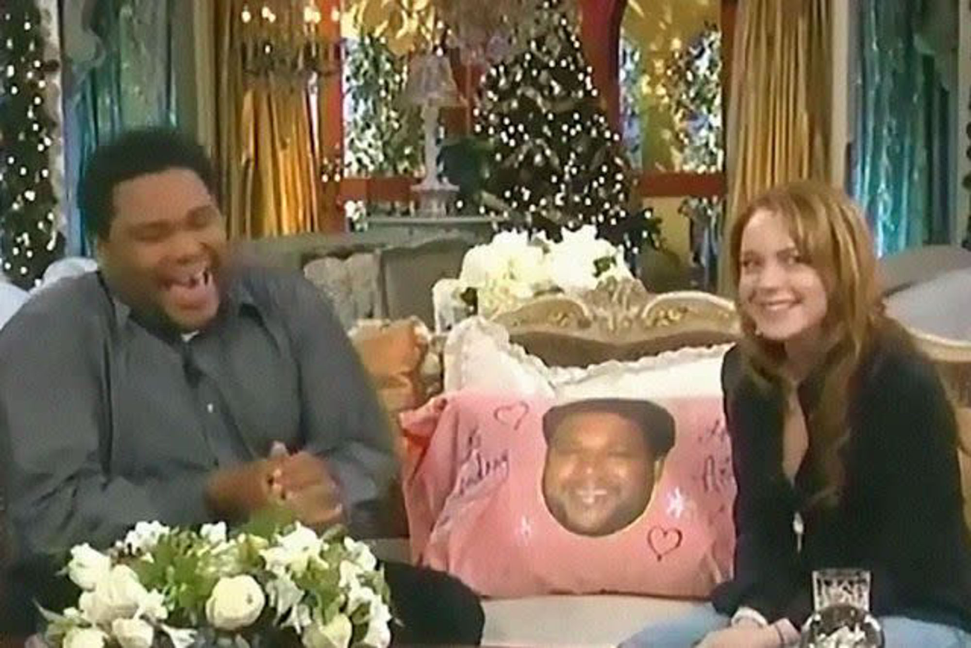 Anthony Anderson interviewing Lindsay Lohan.