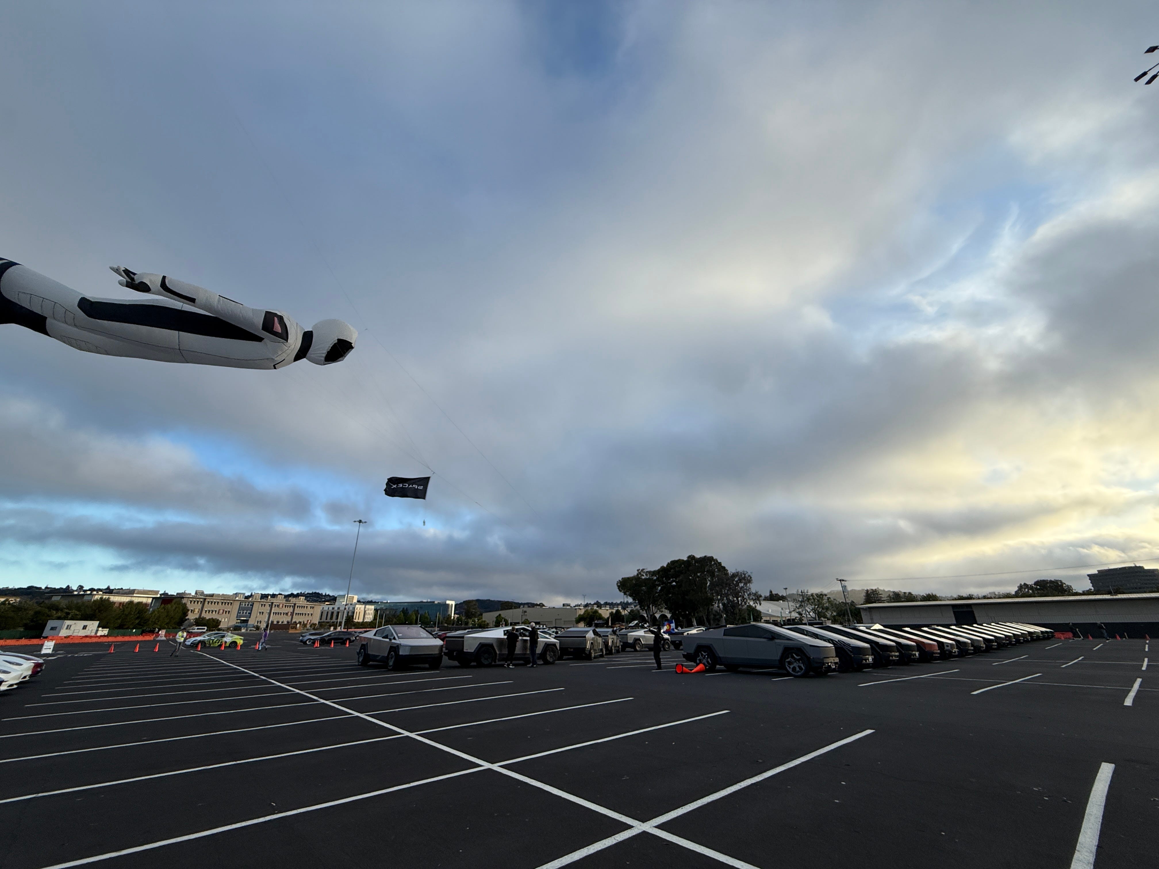 A floatie about Cybertrucks