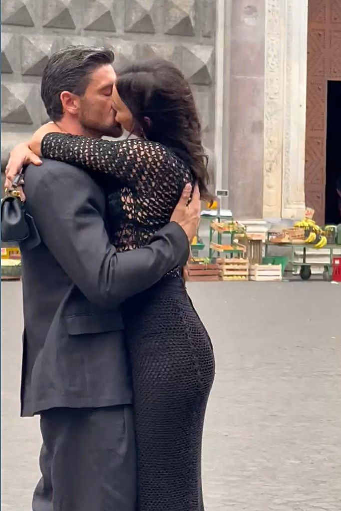 Michele Morrone and Irina Shayk kissing in Napoli, Italy.