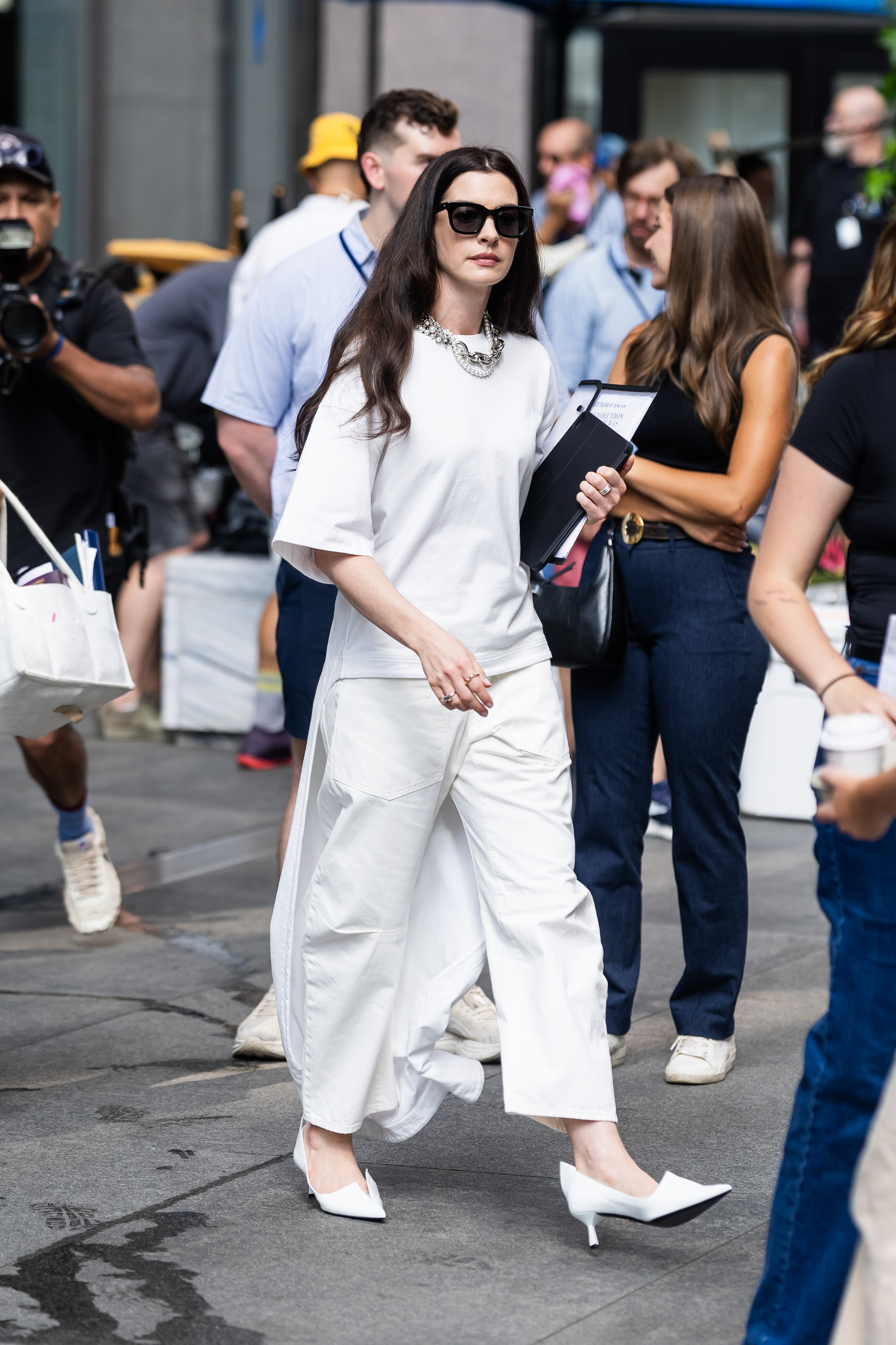 Anne Hathaway is seen filming 'The Devil Wears Prada 2' in Midtown on July 25, 2025 in New York City.
