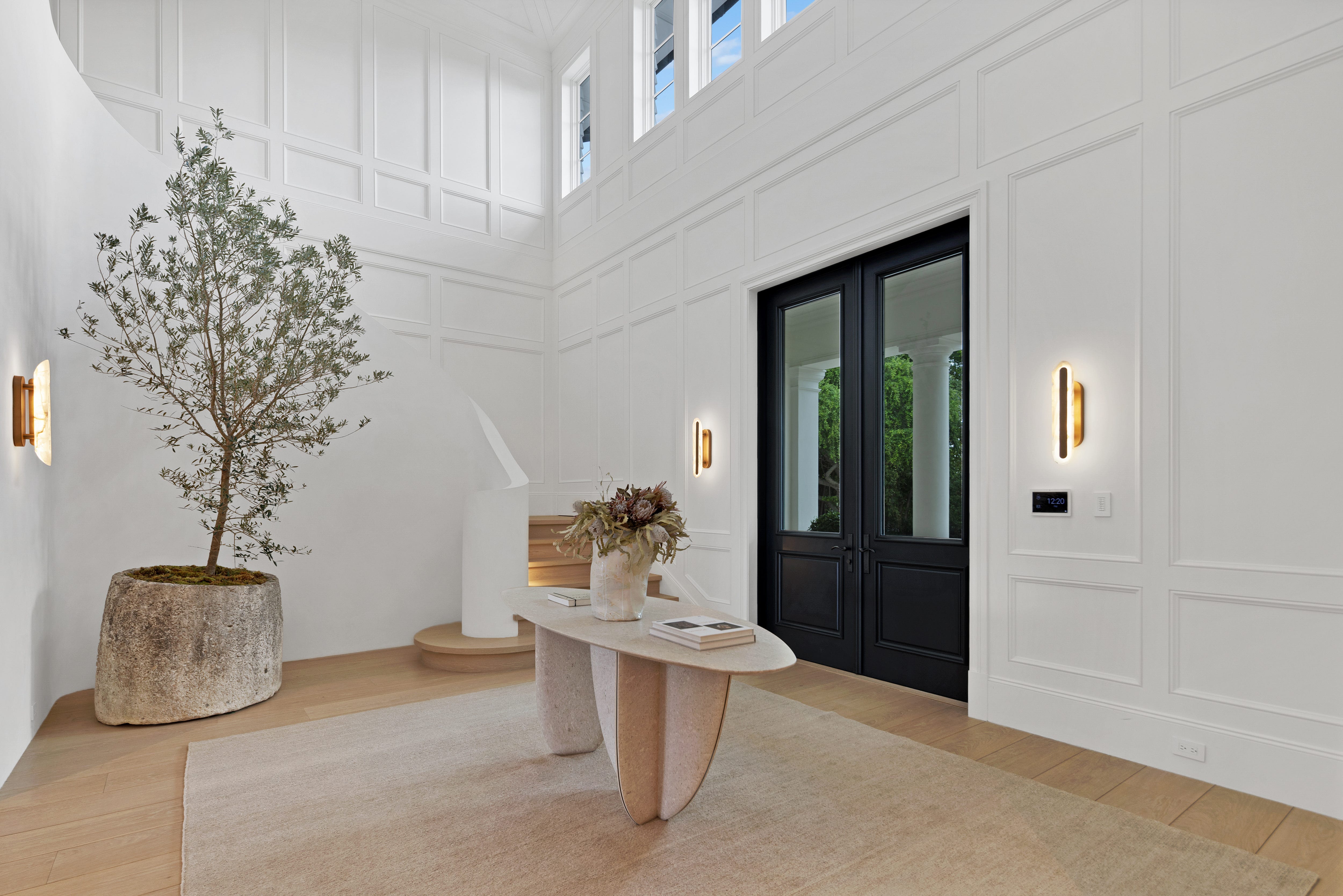 entryway of 555 Reinante Ave