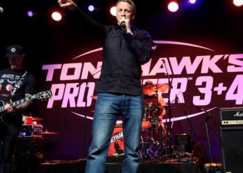 Tony Hawk Perfomed ‘Superman’ With Goldfinger at Warped Tour and What Year Is It?