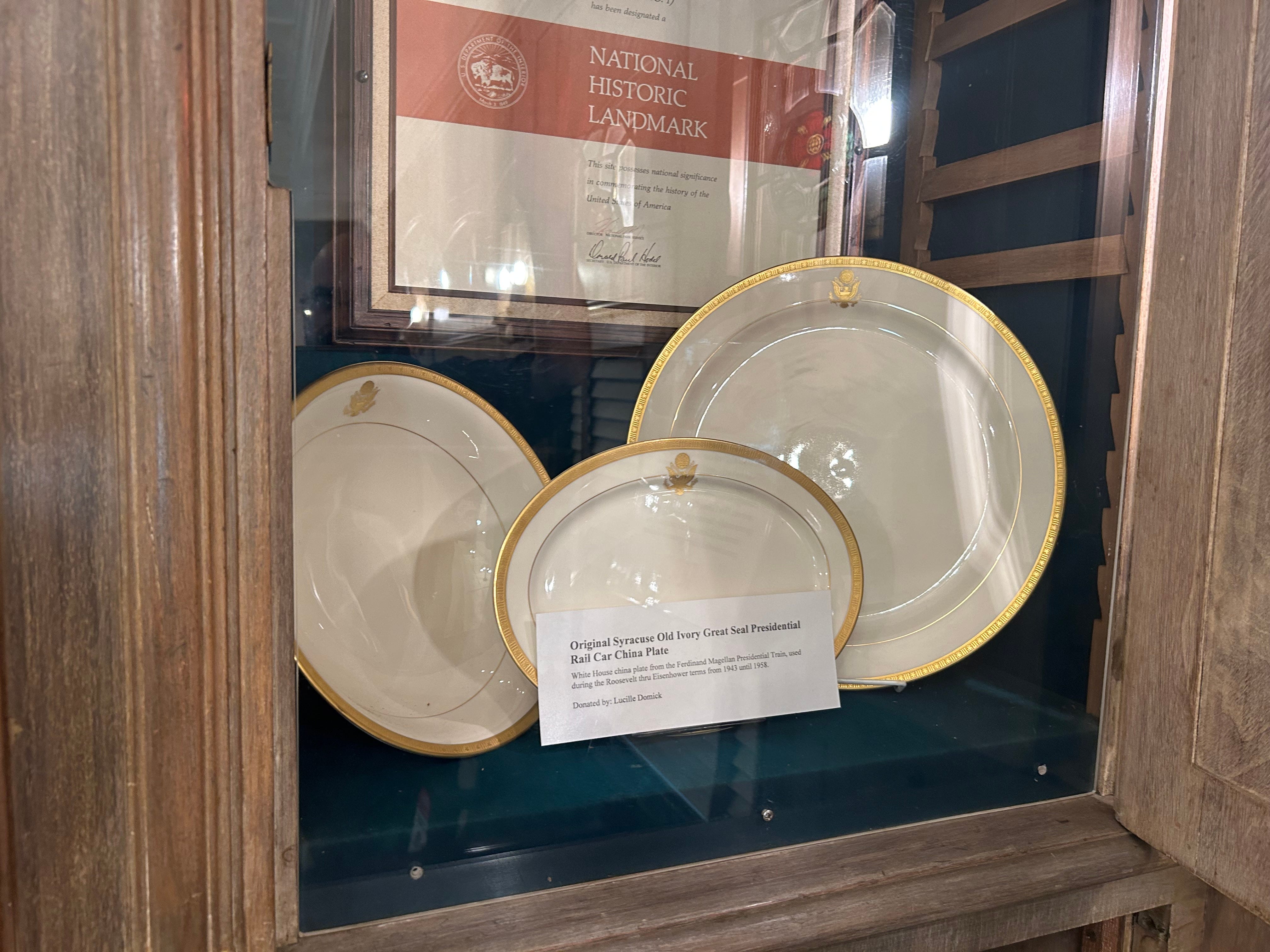 china plates inside presidential train car