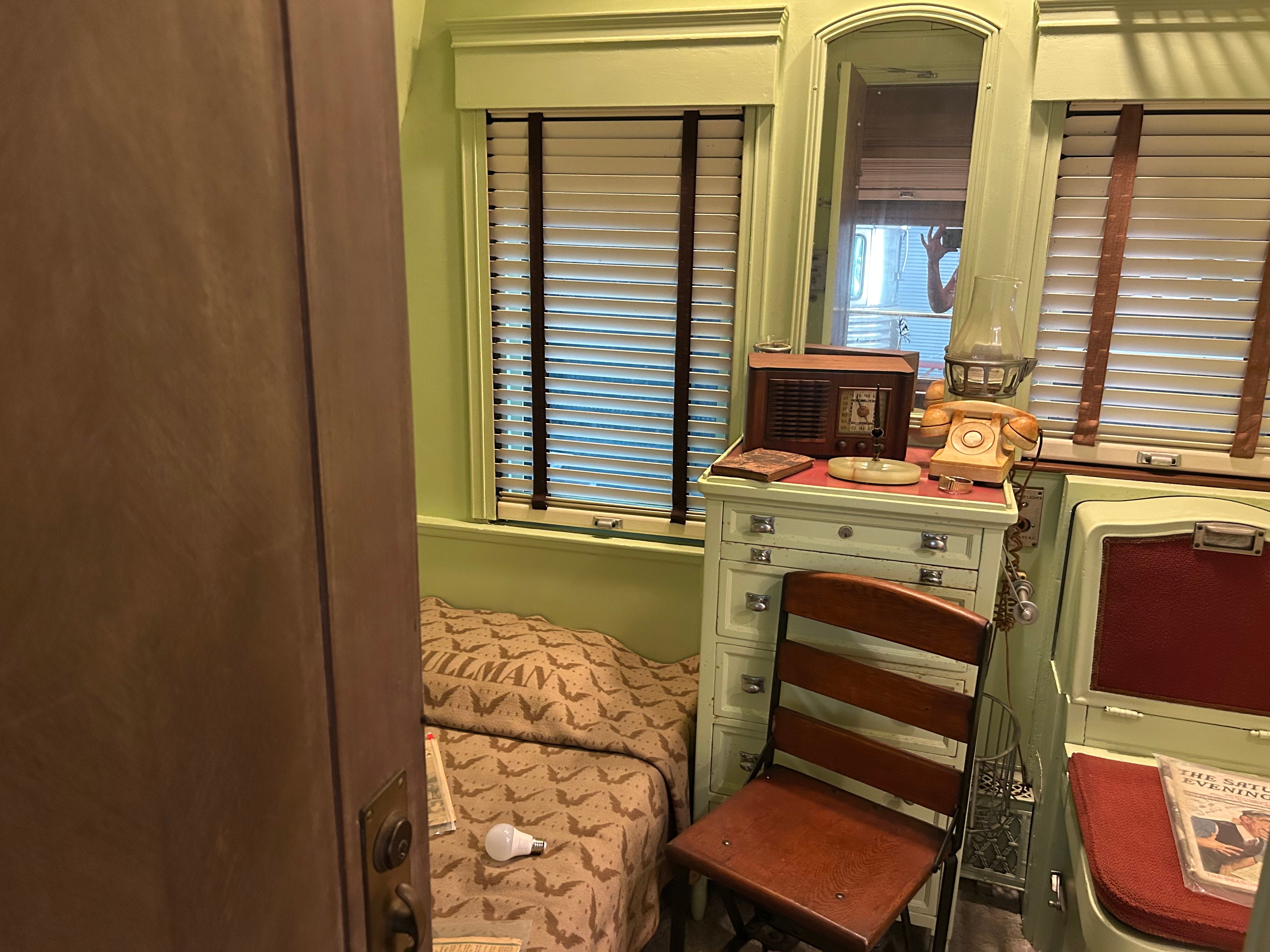 president's bed in presidential train car