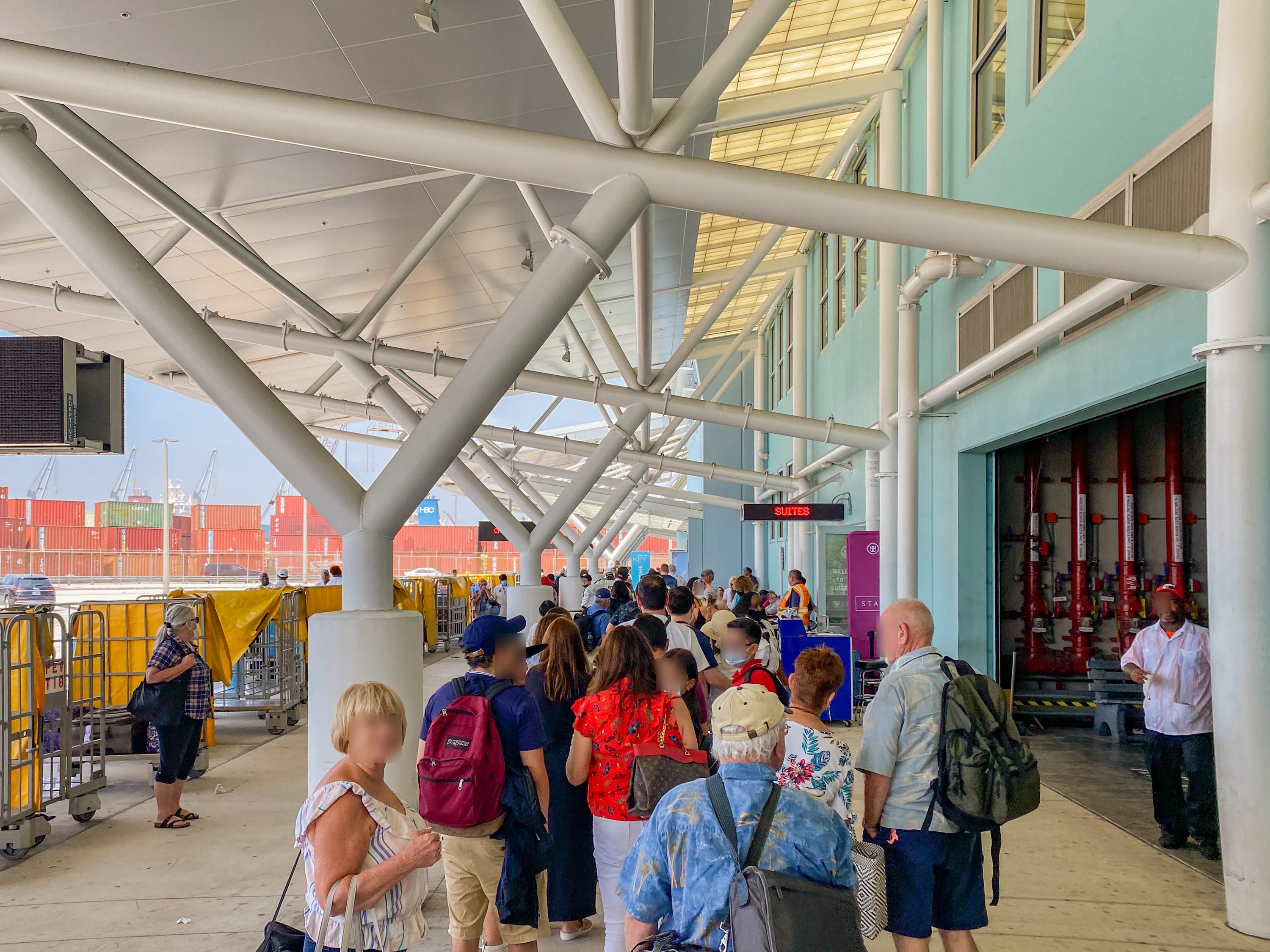 Long line to get into the cruise terminal