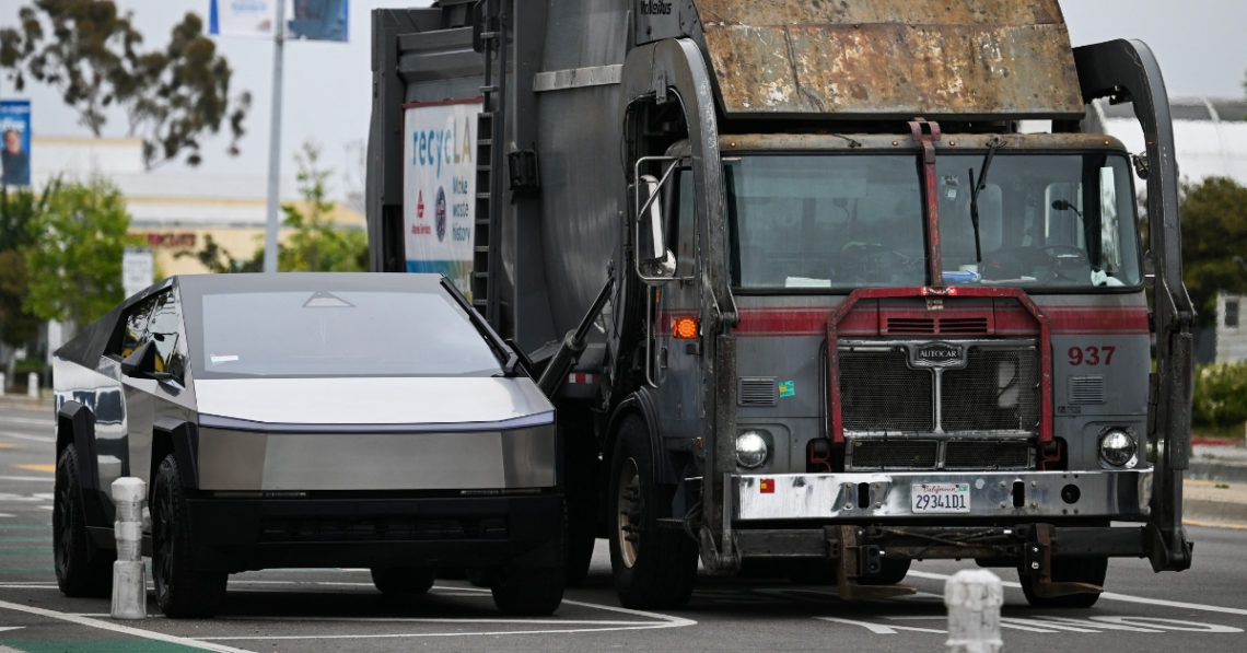 Tesla’s Actual Founder Thinks the Cybertruck Looks Like a ‘Dumpster’