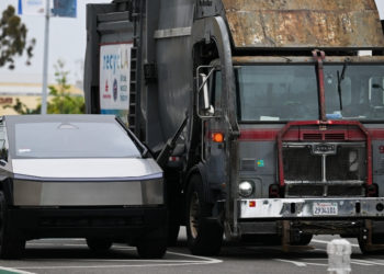 Tesla’s Actual Founder Thinks the Cybertruck Looks Like a ‘Dumpster’