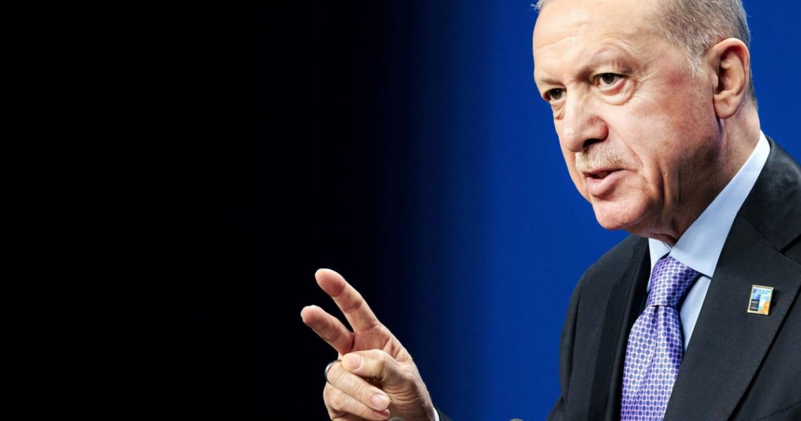 3 Turkish mayors reported arrested as crackdown on opposition continues